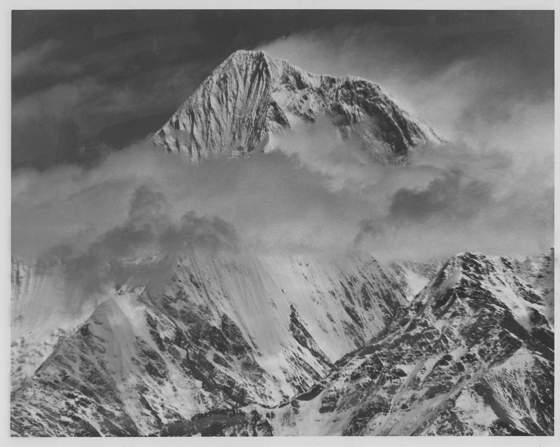 贡嘎雪山远景